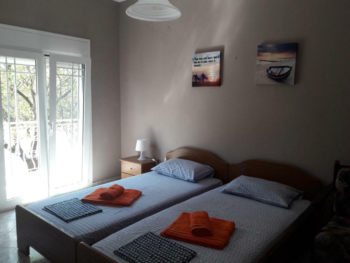 Eleni Apartment *